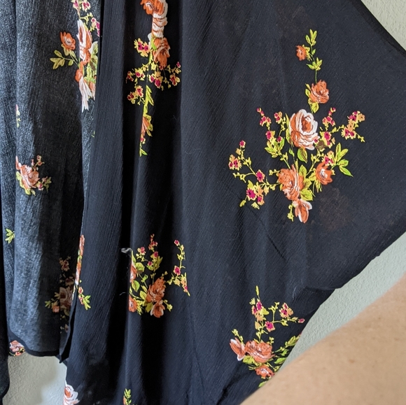 💋 Beautiful Floral Duster L - Picture 8 of 16